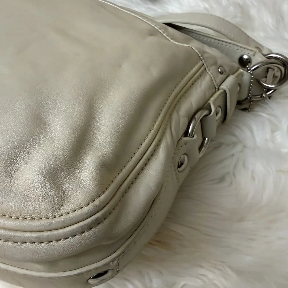 Coach # F14707Cream Leather Shoulder Bag